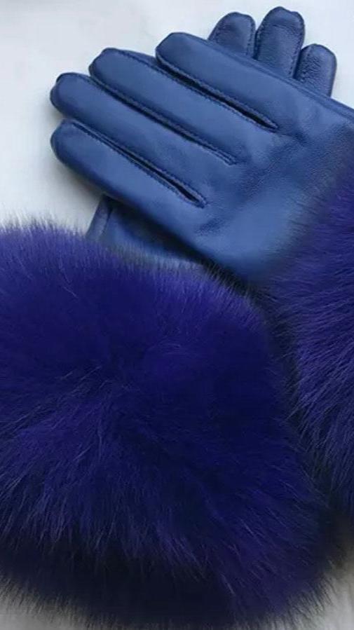 Fox deals fur gloves